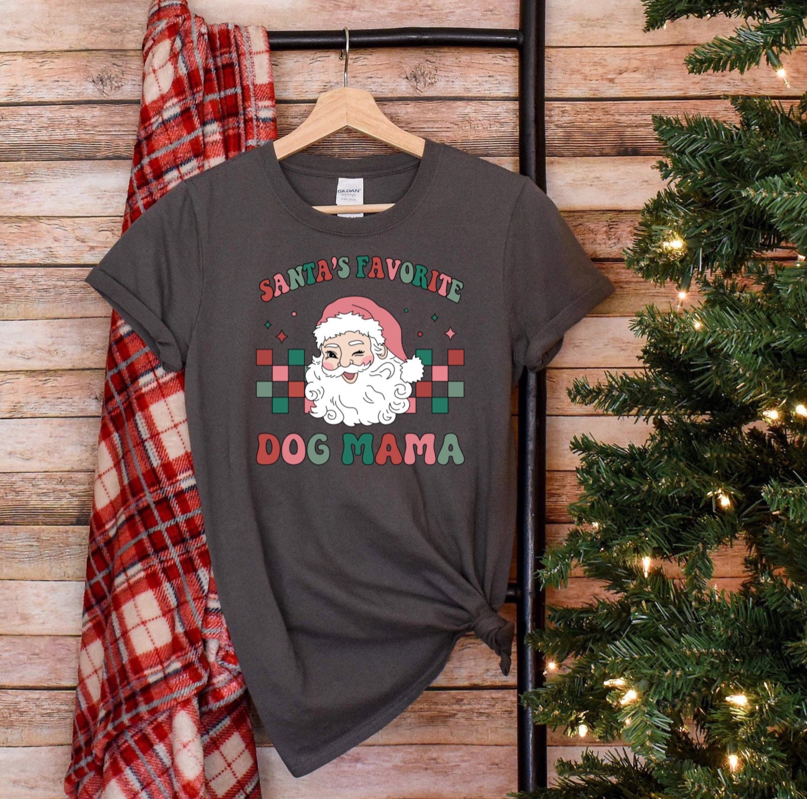 Santa’s Favorite Dog Mom Shirt 🎅🏼❤️